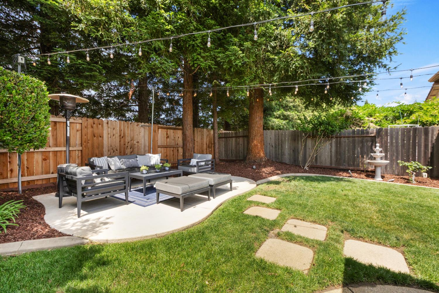 Detail Gallery Image 60 of 72 For 9180 Quail Cove Dr, Elk Grove,  CA 95624 - 5 Beds | 2/1 Baths