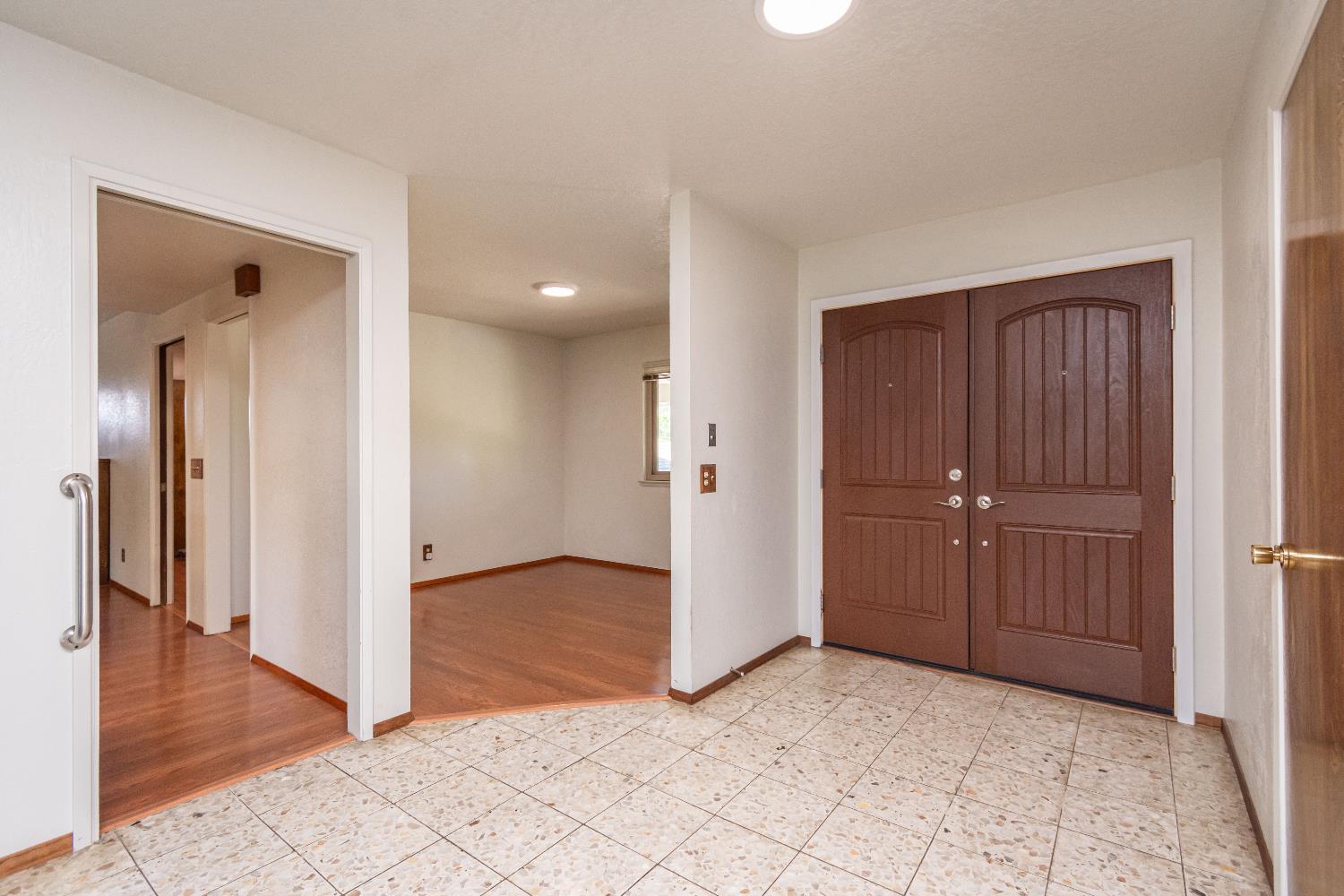 Detail Gallery Image 12 of 65 For 5612 Jolly Ct, Fair Oaks,  CA 95628 - 3 Beds | 2 Baths