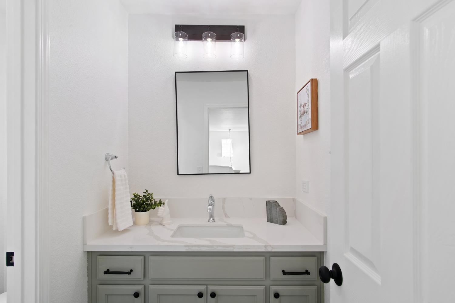 Detail Gallery Image 15 of 19 For 4135 Keepsake Ct, Tracy,  CA 95377 - 3 Beds | 2/1 Baths