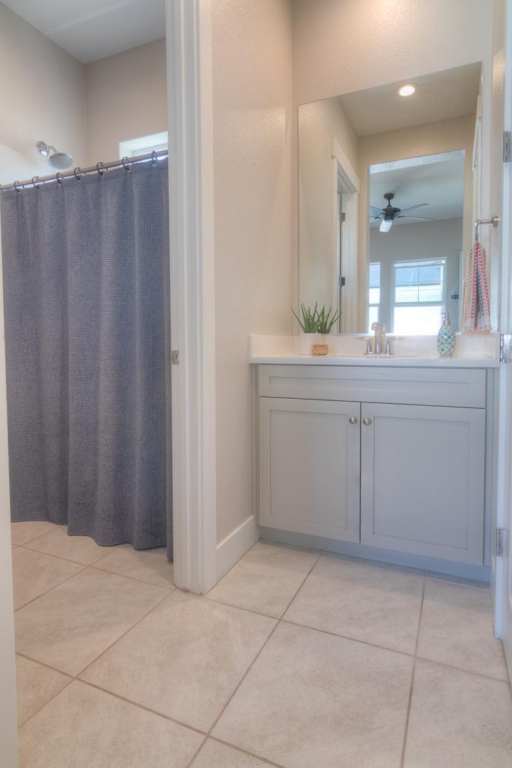 Detail Gallery Image 38 of 81 For 4009 Whitney Vista Ln, Rocklin,  CA 95677 - 4 Beds | 4/1 Baths