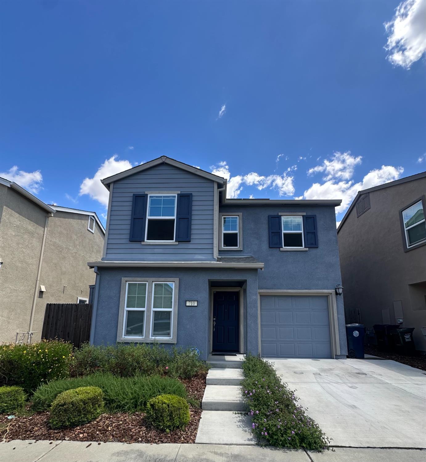 Detail Gallery Image 1 of 15 For 710 Ashwick Loop, Sacramento,  CA 95823 - 3 Beds | 1/1 Baths