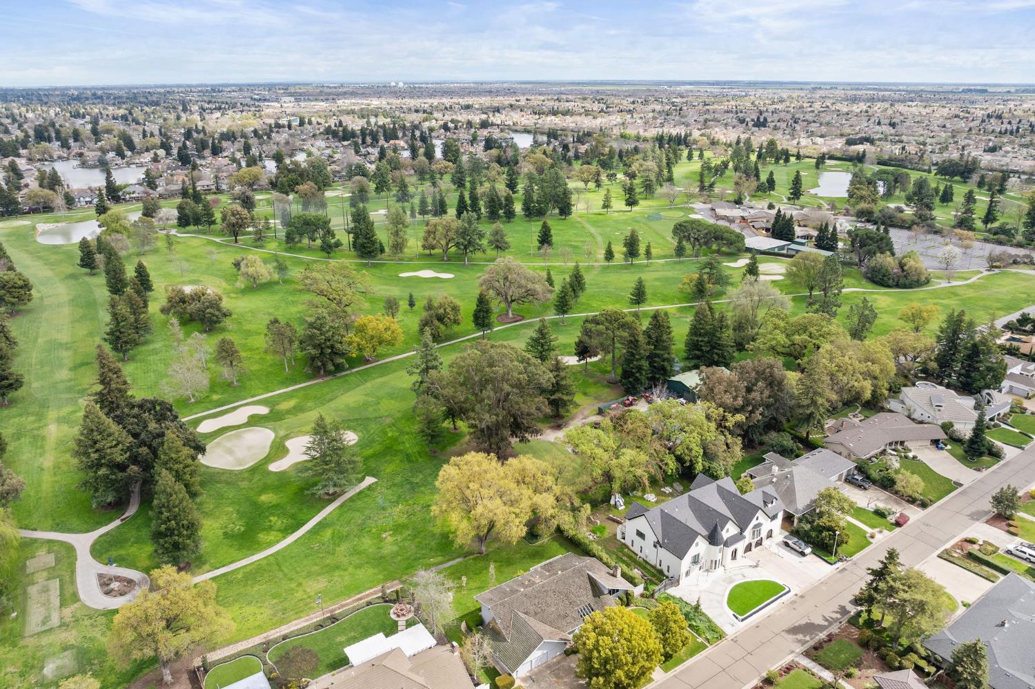 Detail Gallery Image 82 of 93 For 9425 S Wales Way, Elk Grove,  CA 95758 - 5 Beds | 5/1 Baths