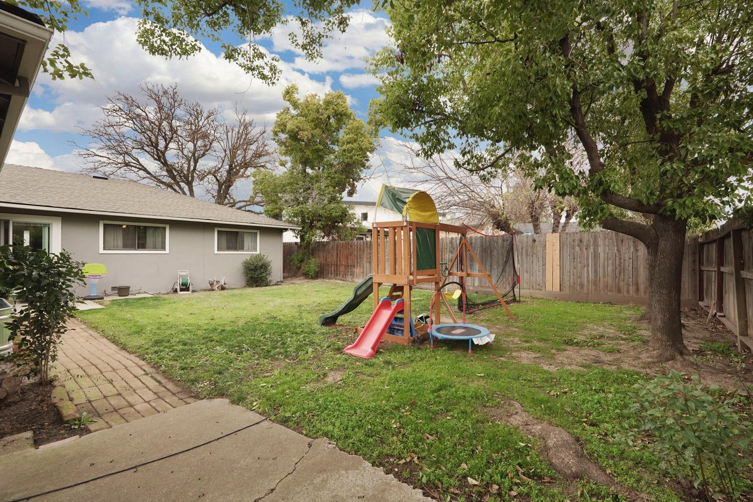 Detail Gallery Image 40 of 42 For 1118 Hawthorne Ave, Modesto,  CA 95350 - 3 Beds | 2 Baths