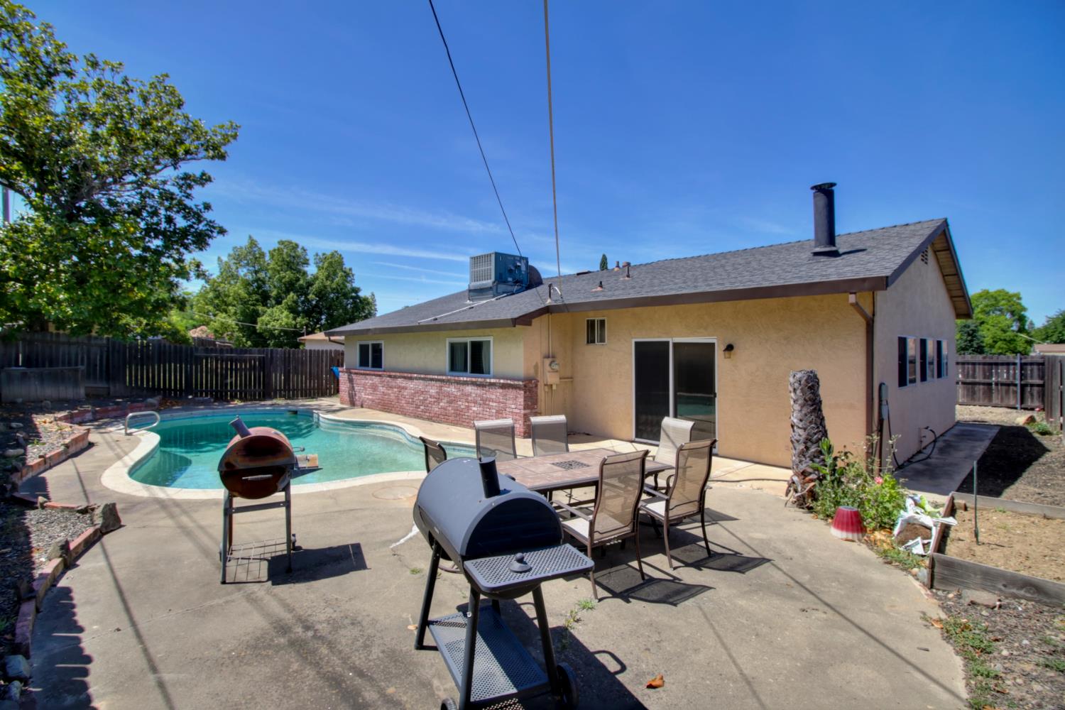 Detail Gallery Image 20 of 26 For 6310 Tina Ct, Carmichael,  CA 95608 - 3 Beds | 2 Baths