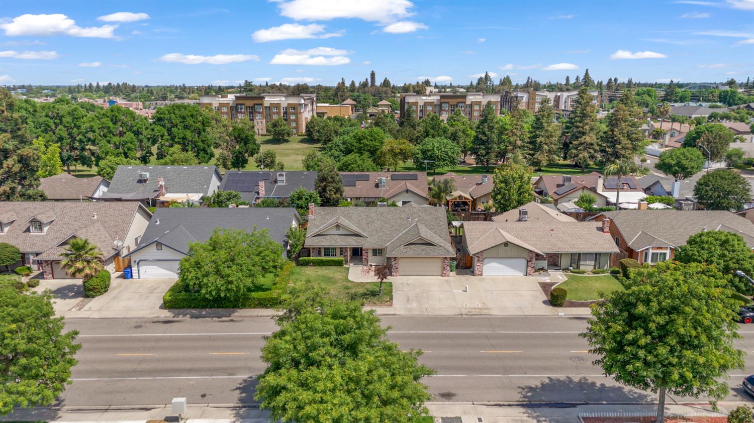 Detail Gallery Image 3 of 32 For 1011 Georgetown Ave, Turlock,  CA 95382 - 4 Beds | 2 Baths