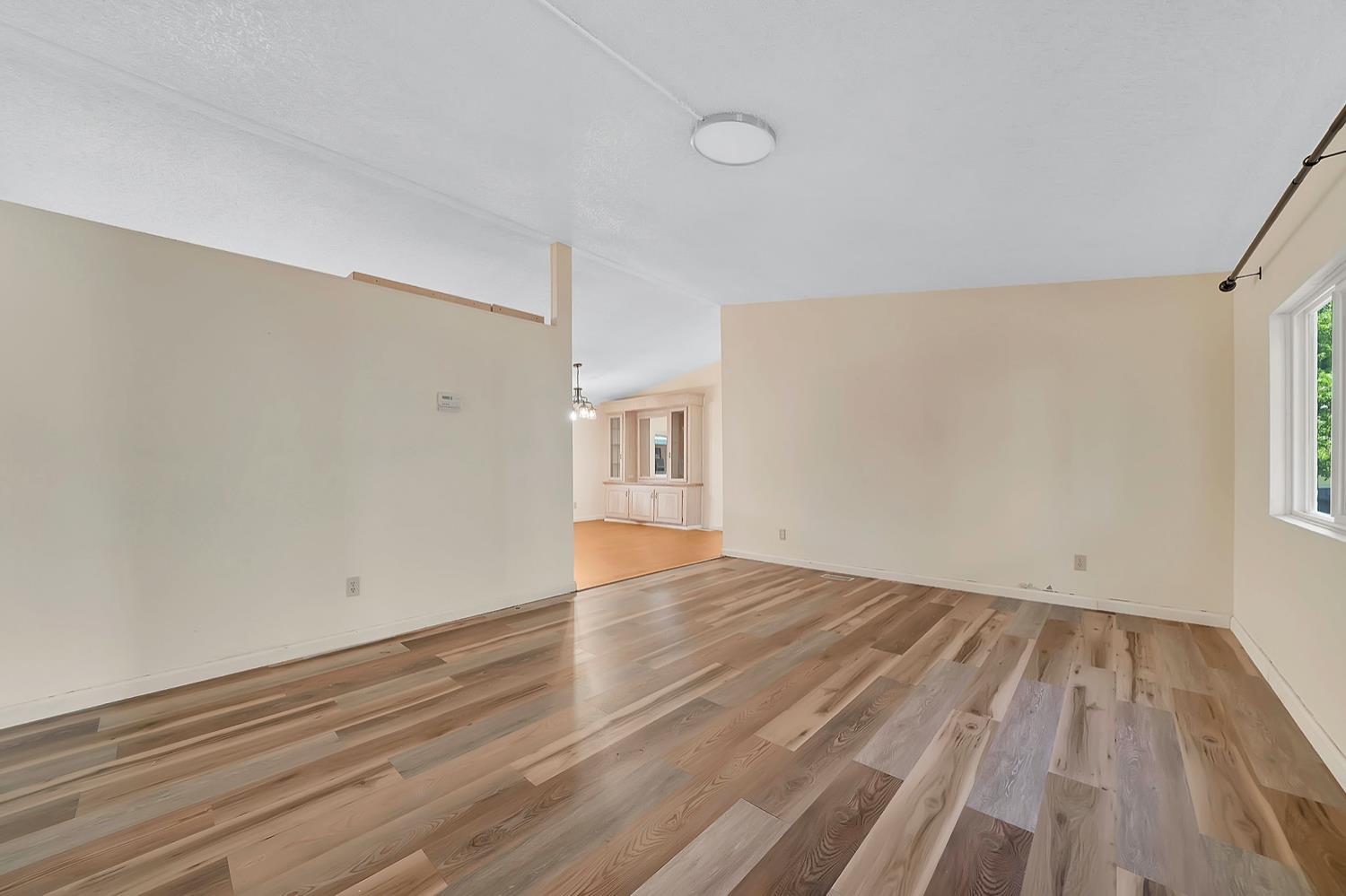Detail Gallery Image 4 of 58 For 5928 Oak Dr, Ione,  CA 95640 - 3 Beds | 2 Baths