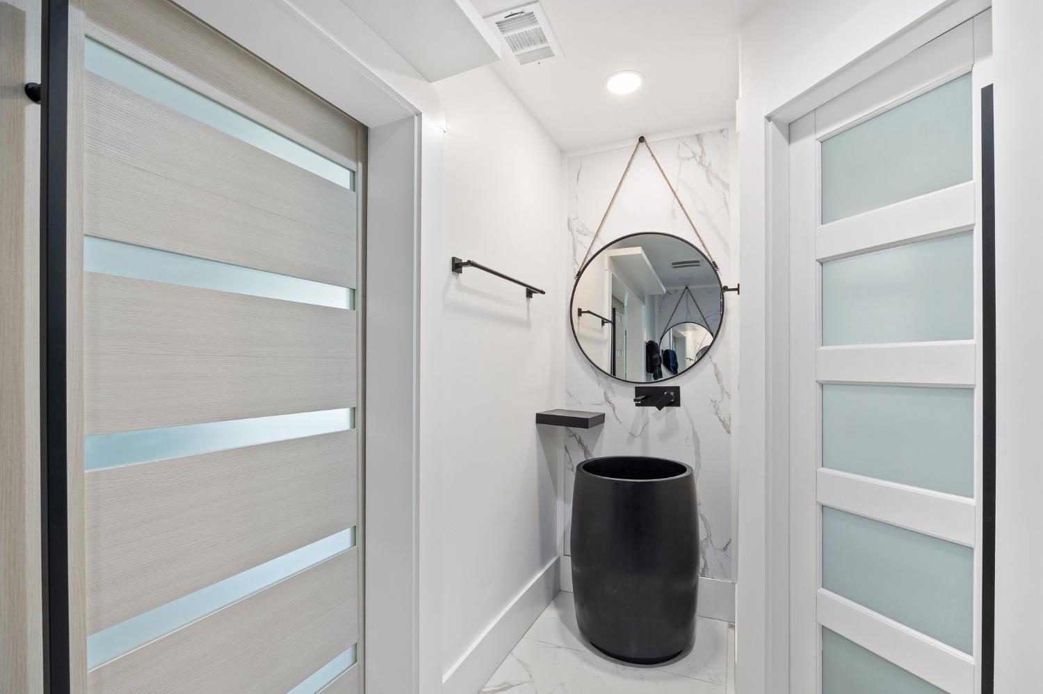 Detail Gallery Image 68 of 93 For 9425 S Wales Way, Elk Grove,  CA 95758 - 5 Beds | 5/1 Baths