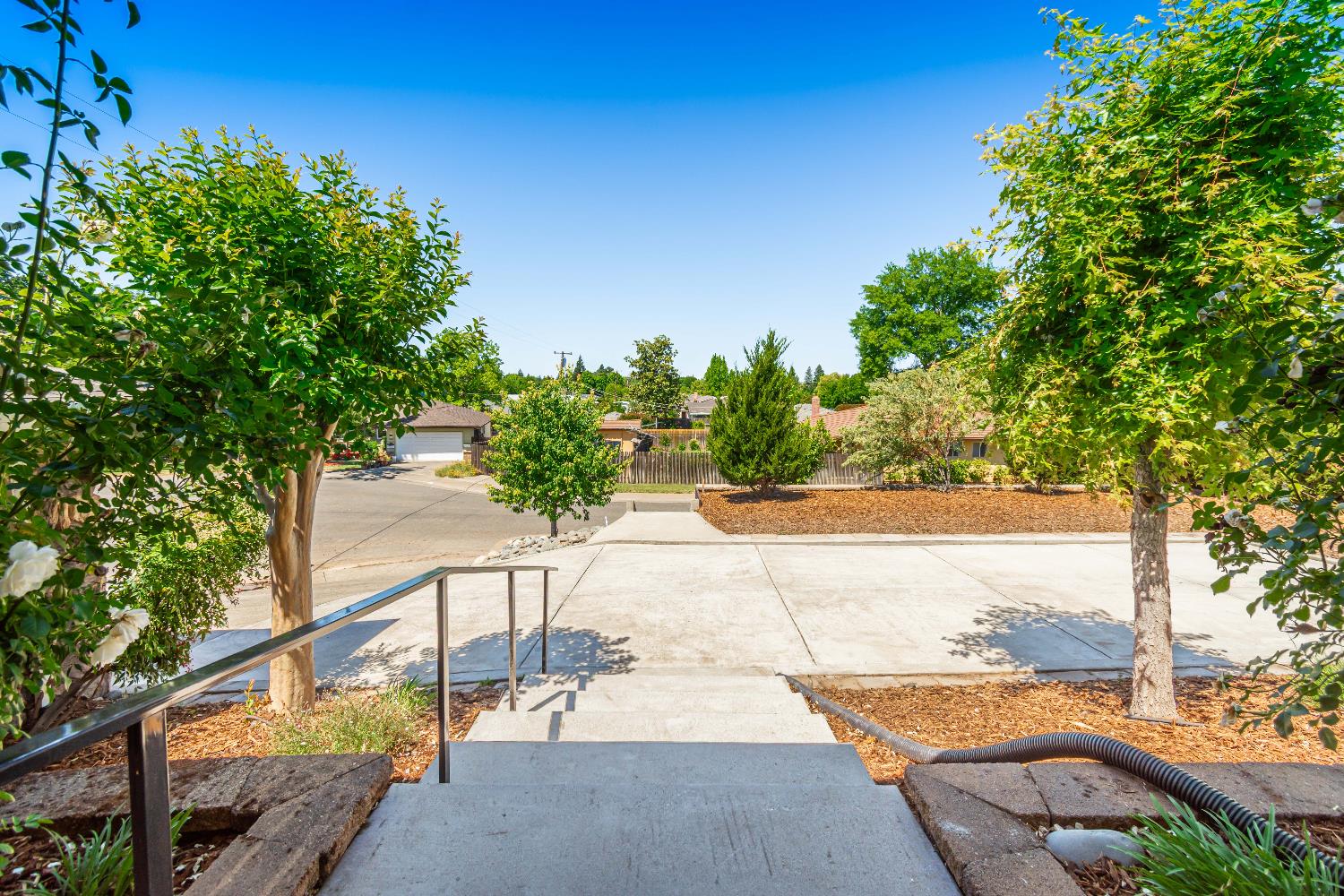 Detail Gallery Image 8 of 65 For 5612 Jolly Ct, Fair Oaks,  CA 95628 - 3 Beds | 2 Baths
