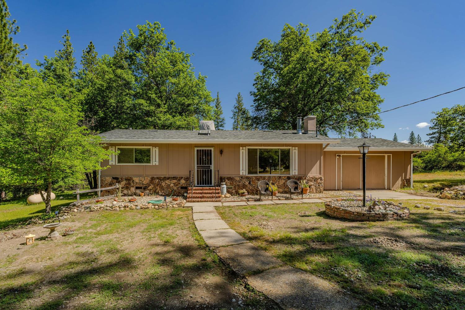 Detail Gallery Image 1 of 40 For 1470 Meredith Lane, Rail Road Flat,  CA 95248 - 2 Beds | 2 Baths