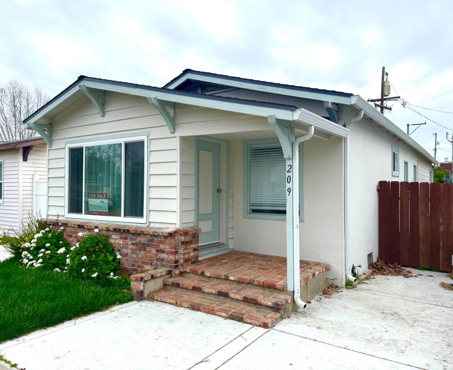Detail Gallery Image 1 of 20 For 209 4th St, Isleton,  CA 95641 - 3 Beds | 1 Baths