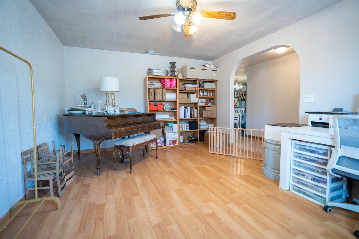 Detail Gallery Image 5 of 23 For 1429 Don Pedro Rd, Ceres,  CA 95307 - 4 Beds | 2 Baths
