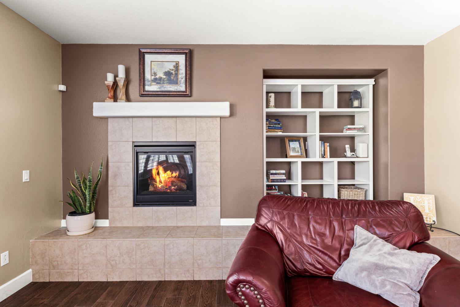 Detail Gallery Image 14 of 31 For 1689 Hometown Ln, Manteca,  CA 95337 - 3 Beds | 3 Baths