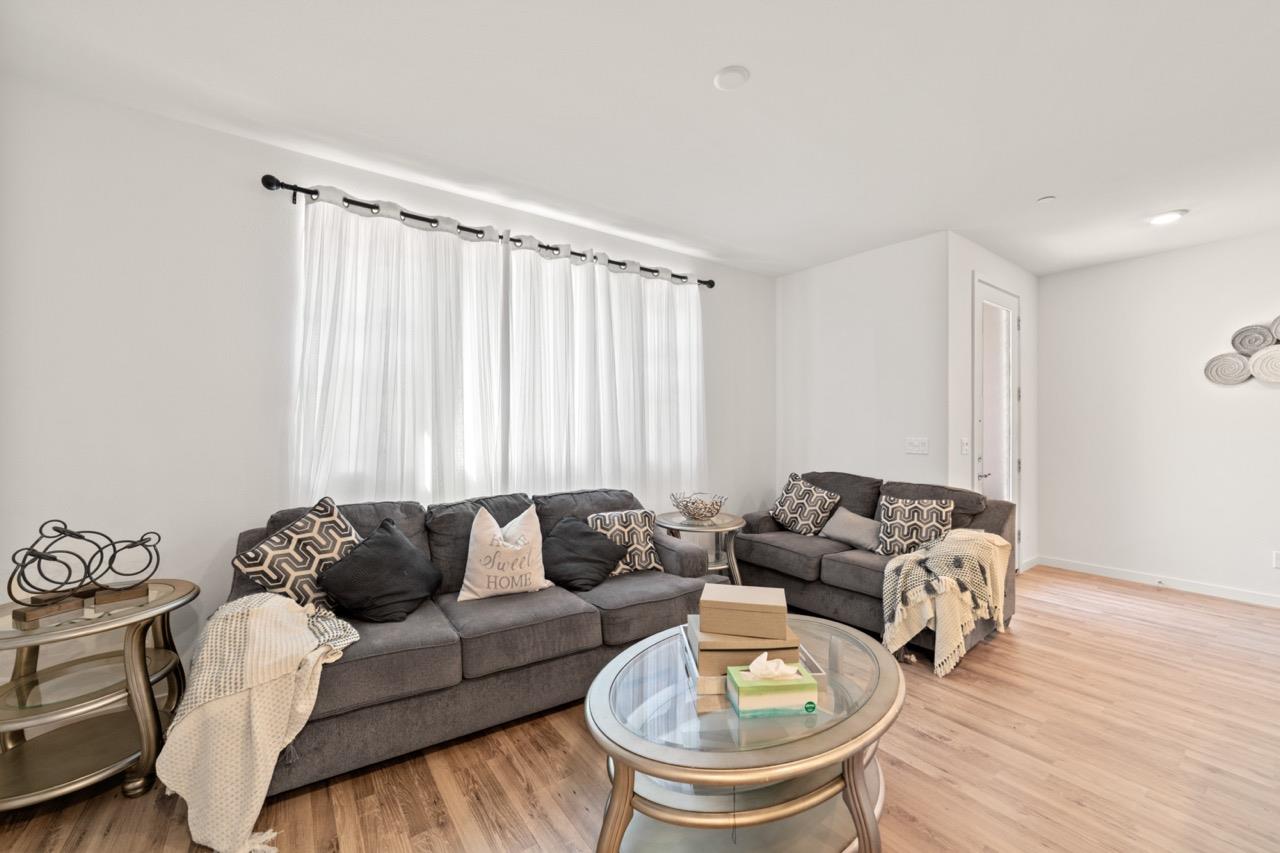 Detail Gallery Image 13 of 44 For 3074 Seaspray Walk, Sacramento,  CA 95833 - 3 Beds | 2/1 Baths