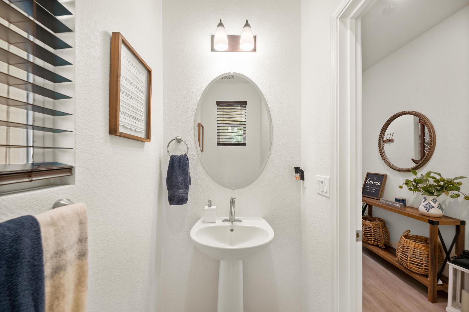 Detail Gallery Image 7 of 55 For 257 Bywell Bridge Cir, Sacramento,  CA 95823 - 3 Beds | 2/1 Baths