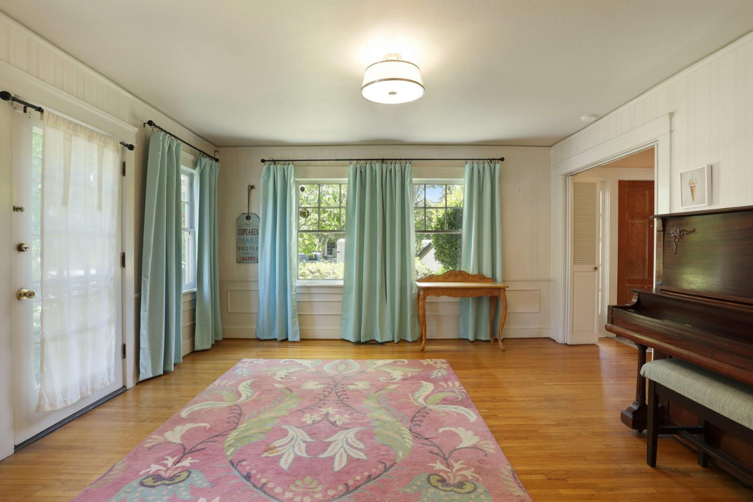 Detail Gallery Image 28 of 51 For 105 W Euclid Ave, Stockton,  CA 95204 - 4 Beds | 2 Baths