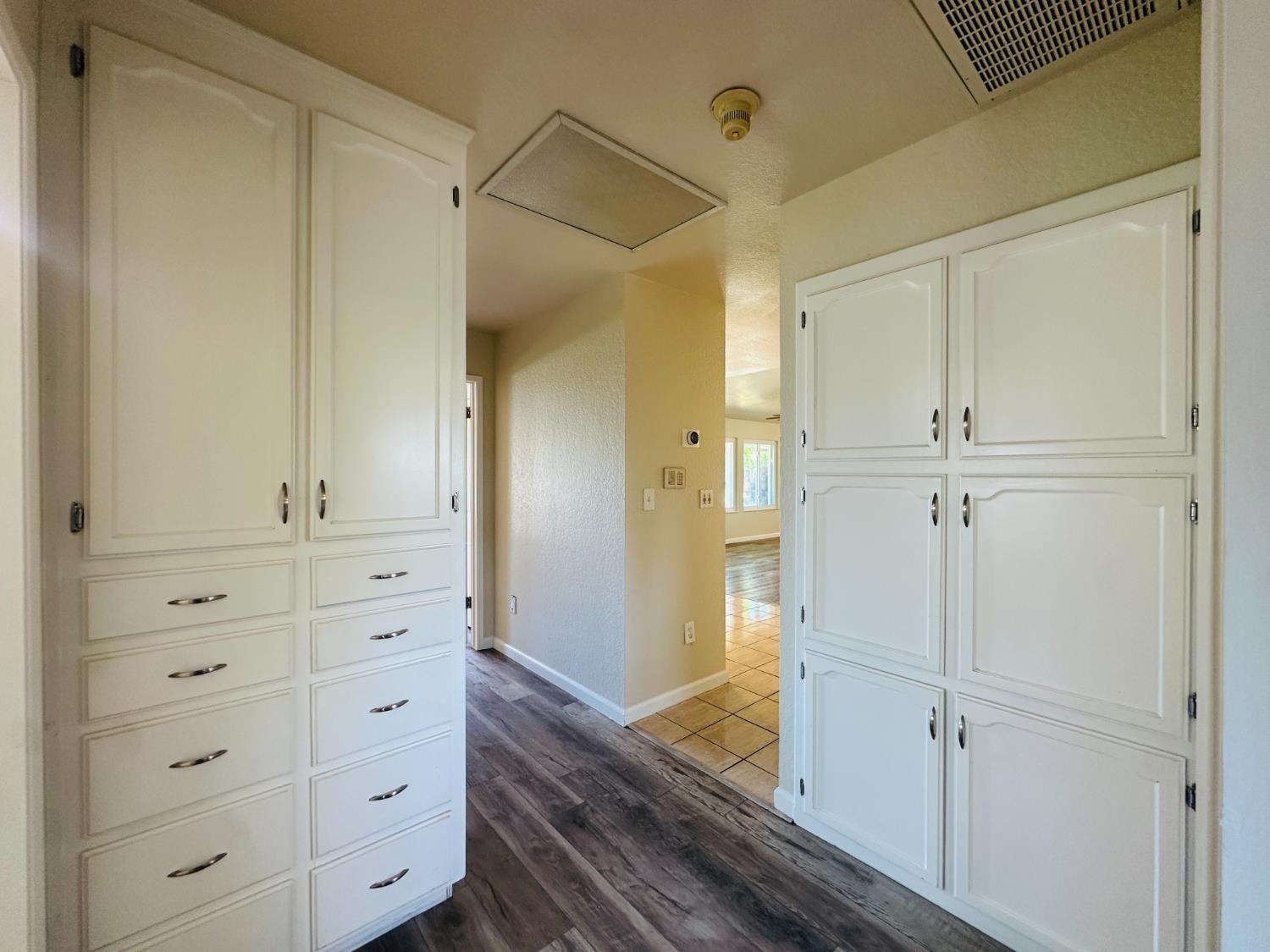 Detail Gallery Image 25 of 41 For 553 Manor Oak Pl, Manteca,  CA 95336 - 4 Beds | 3 Baths