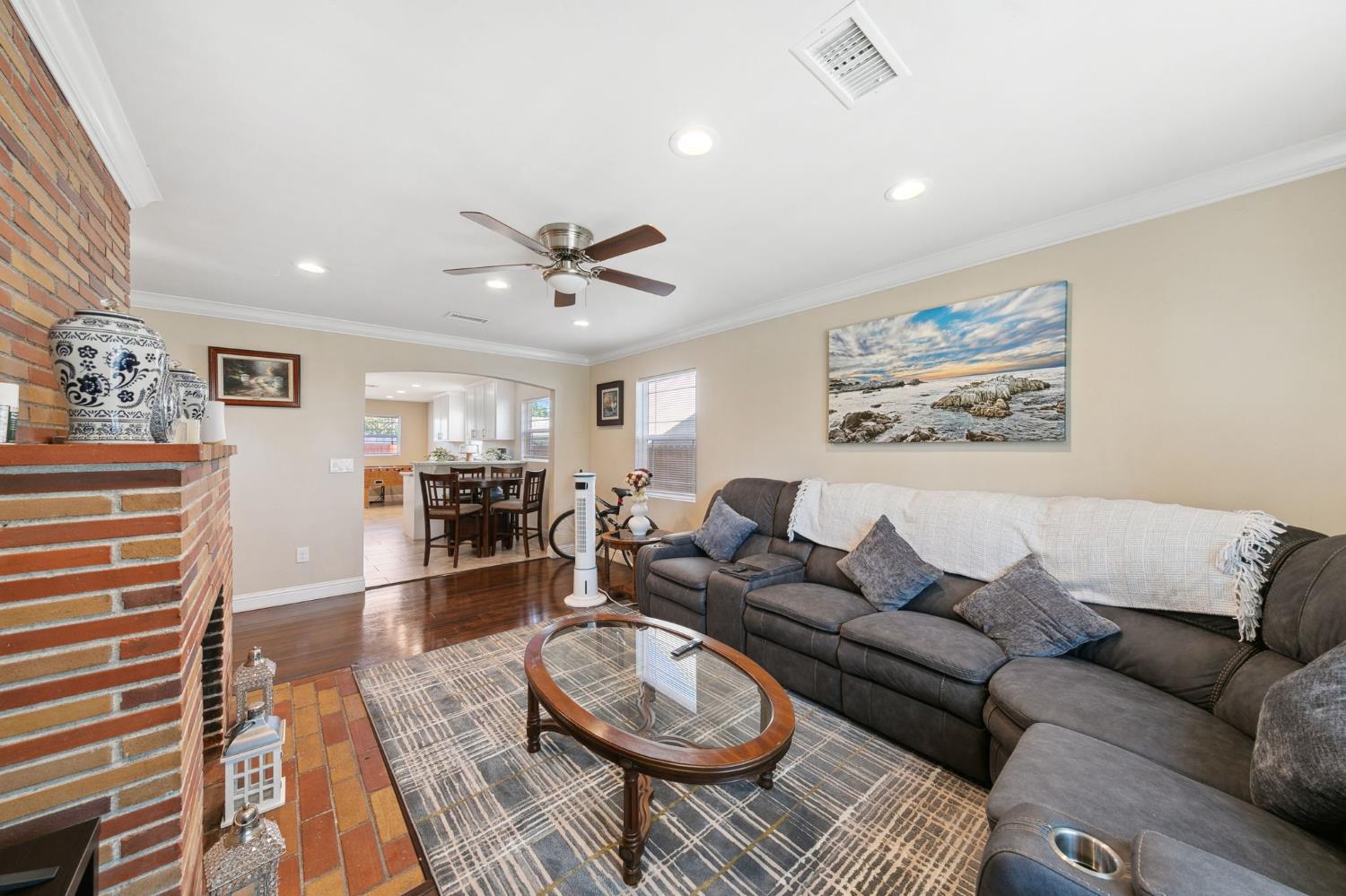 Detail Gallery Image 22 of 37 For 4309 23rd Ave, Sacramento,  CA 95820 - 3 Beds | 1 Baths