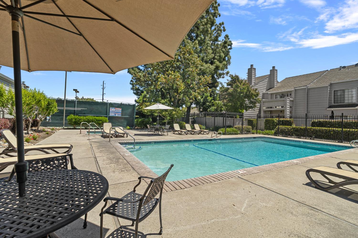 Detail Gallery Image 27 of 28 For 290 W Rumble Rd a,  Modesto,  CA 95350 - 2 Beds | 2 Baths