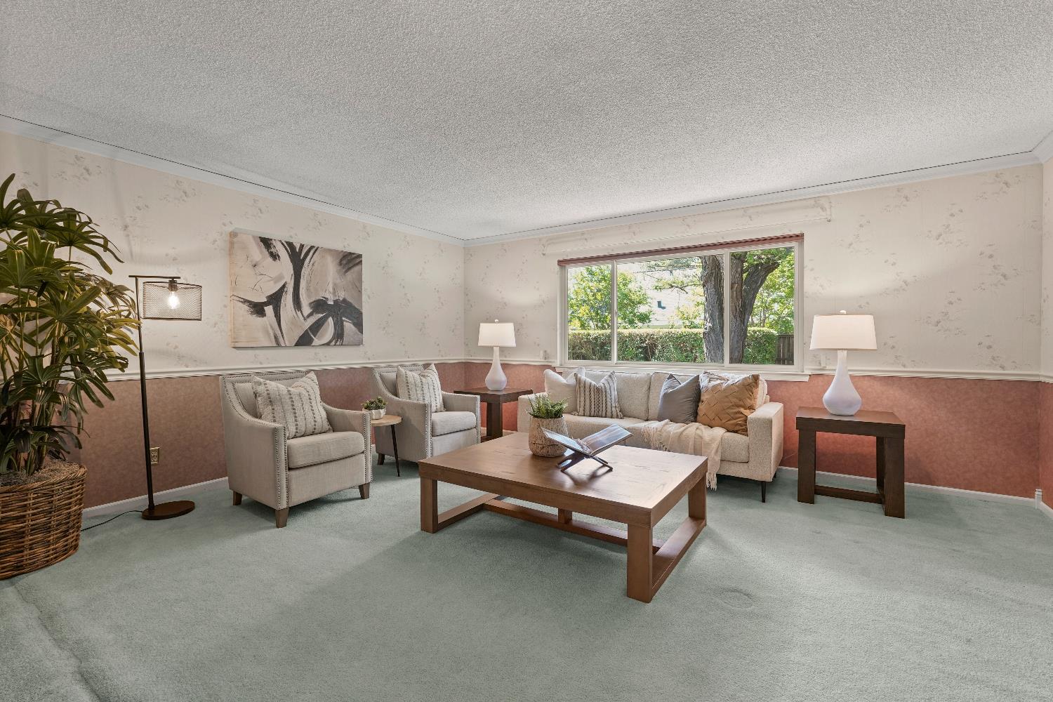Detail Gallery Image 4 of 39 For 6400 Scenic Oak Ct, Carmichael,  CA 95608 - 4 Beds | 2/1 Baths