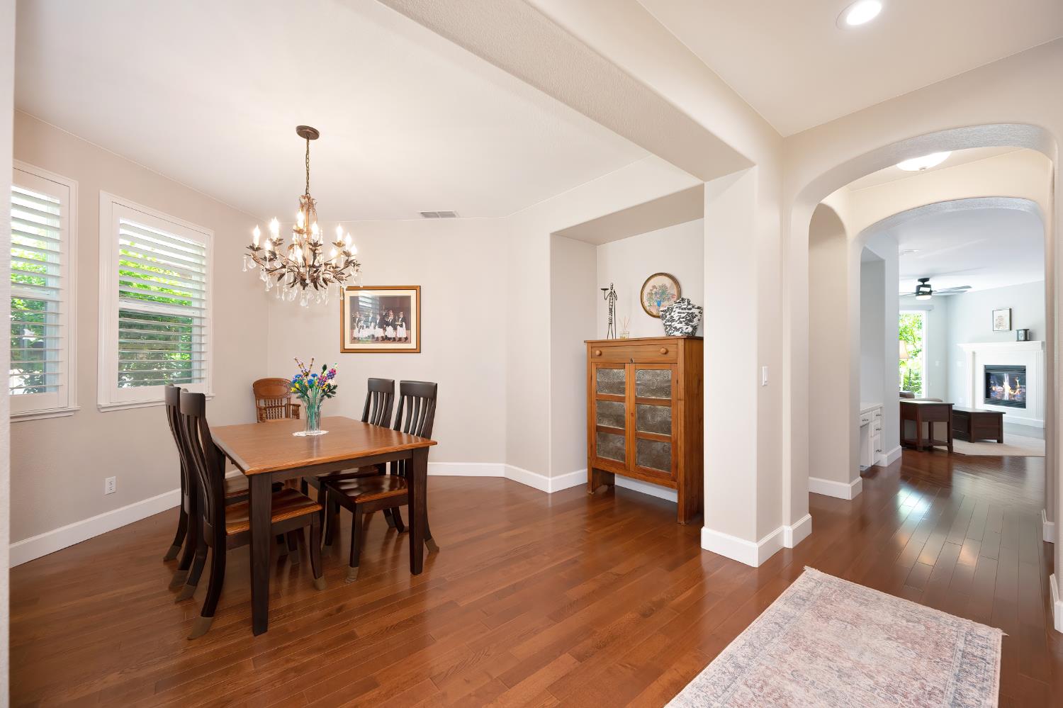 Detail Gallery Image 6 of 46 For 1123 Meredith Way, Folsom,  CA 95630 - 4 Beds | 2 Baths