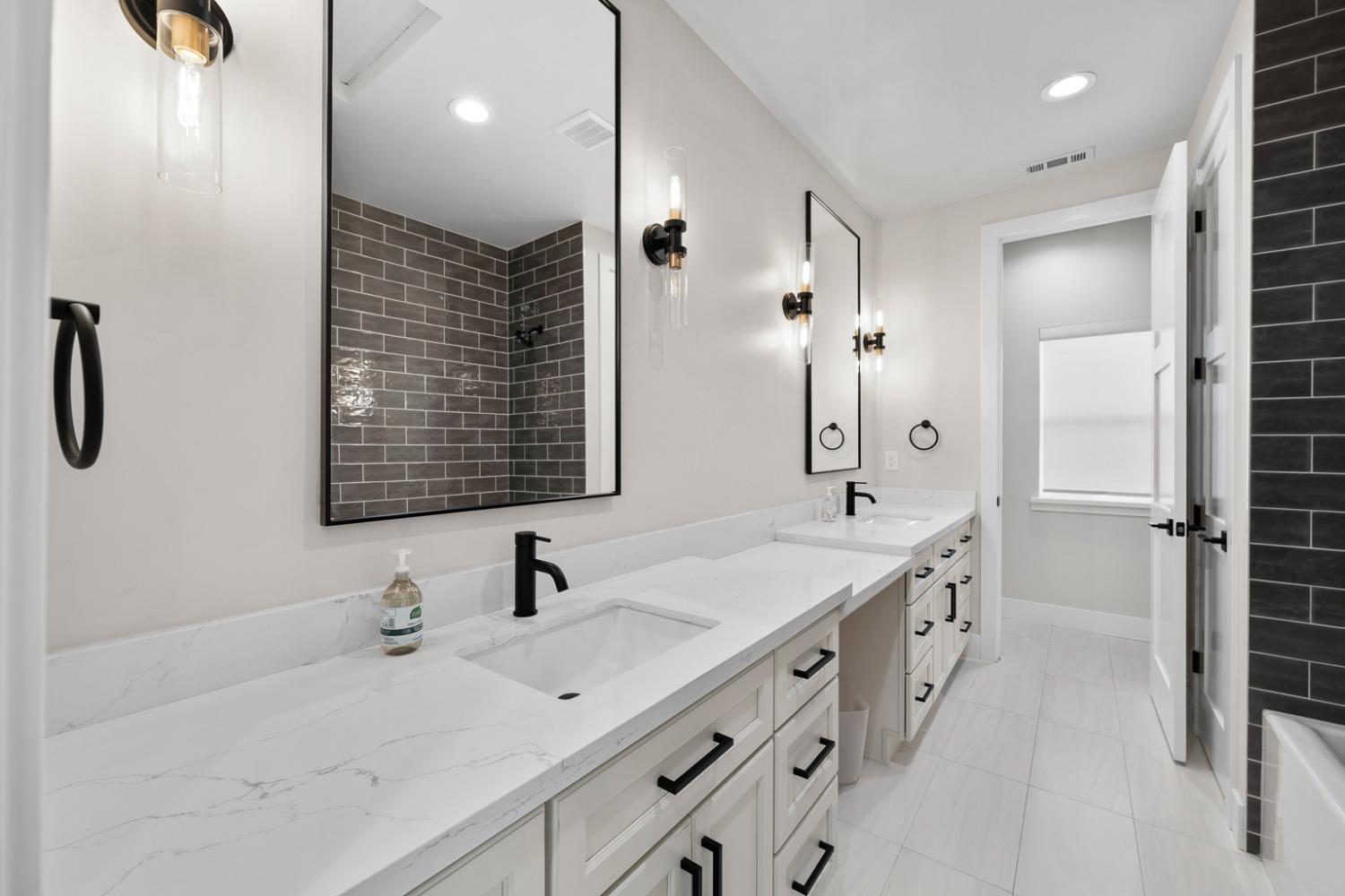 Detail Gallery Image 29 of 51 For 4020 Della Ct, Rocklin,  CA 95677 - 4 Beds | 2/1 Baths
