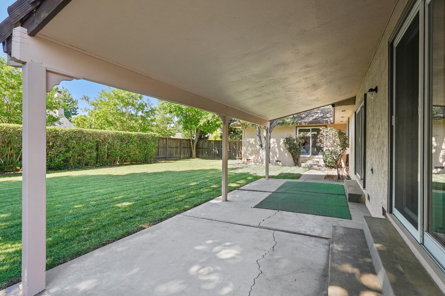 Detail Gallery Image 32 of 39 For 6400 Scenic Oak Ct, Carmichael,  CA 95608 - 4 Beds | 2/1 Baths