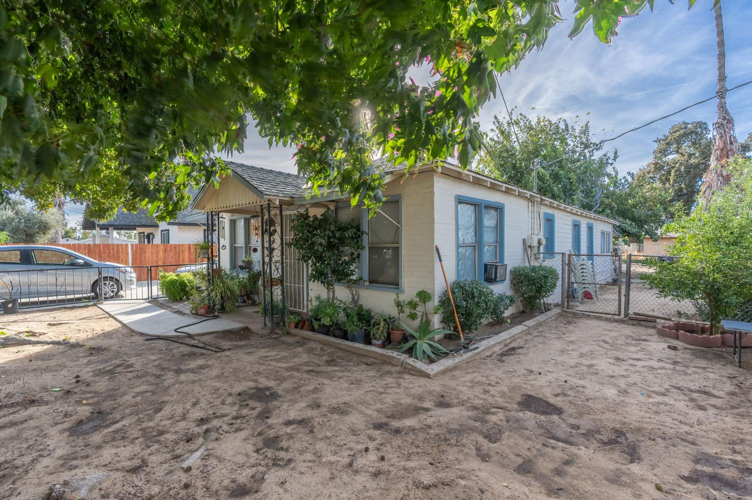 Detail Gallery Image 2 of 17 For 425 Ryder Way, Modesto,  CA 95351 - 3 Beds | 1/1 Baths