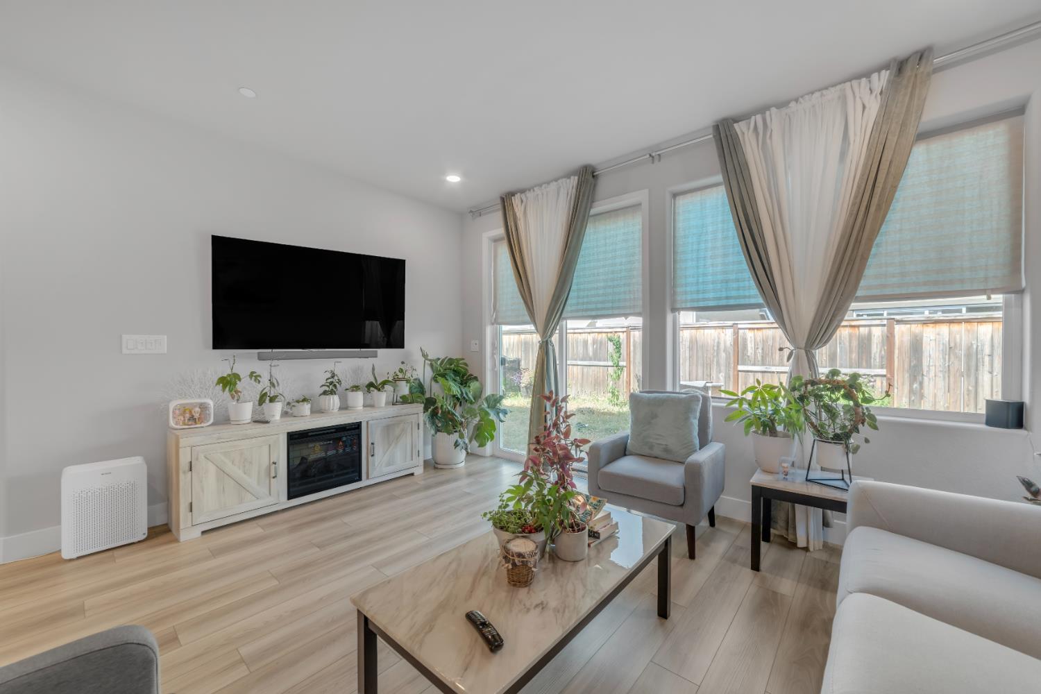 Detail Gallery Image 11 of 35 For 3429 Tall Oaks Bend Way, Folsom,  CA 95630 - 3 Beds | 2 Baths