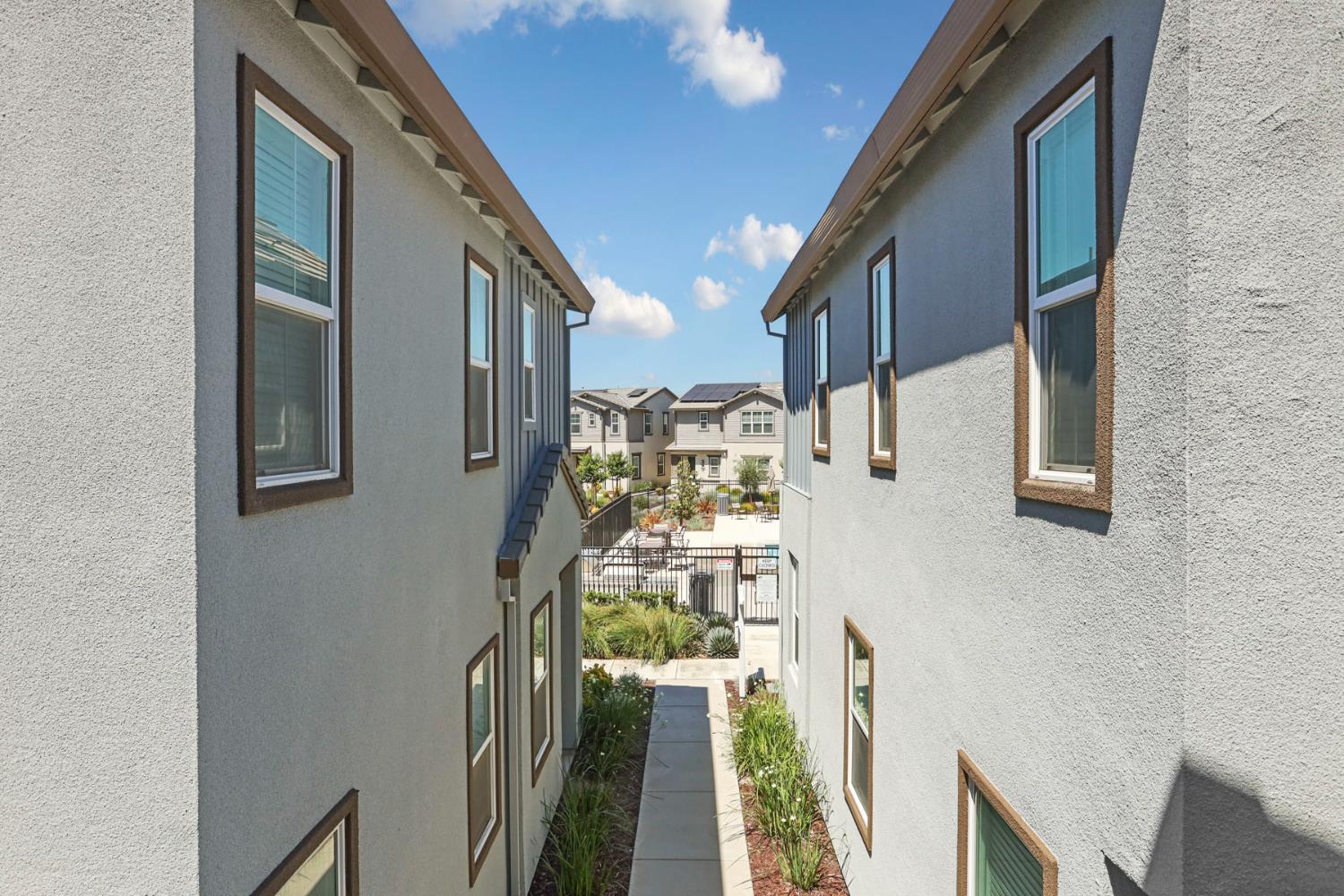 Detail Gallery Image 36 of 54 For 17481 Nightshore Dr, Lathrop,  CA 95330 - 3 Beds | 2 Baths