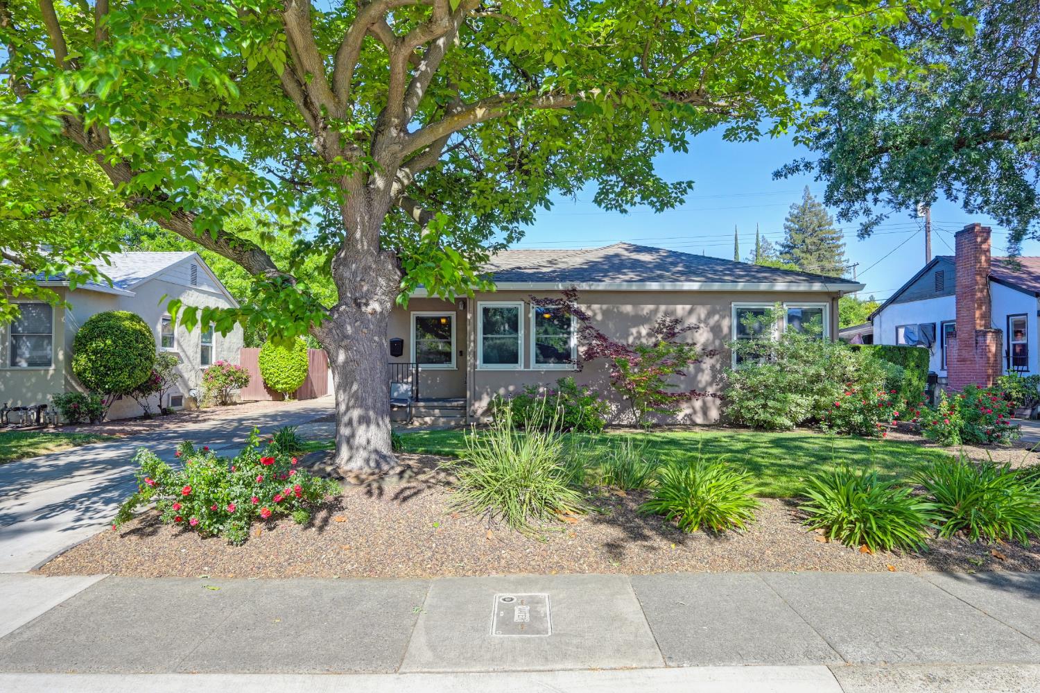 Detail Gallery Image 2 of 20 For 3723 61st St, Sacramento,  CA 95820 - 3 Beds | 1 Baths
