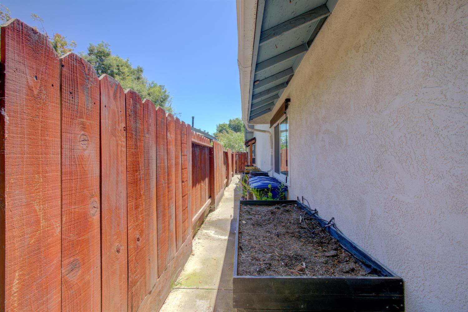 Detail Gallery Image 33 of 38 For 1801 Innsbrook Dr, Modesto,  CA 95350 - 3 Beds | 2 Baths