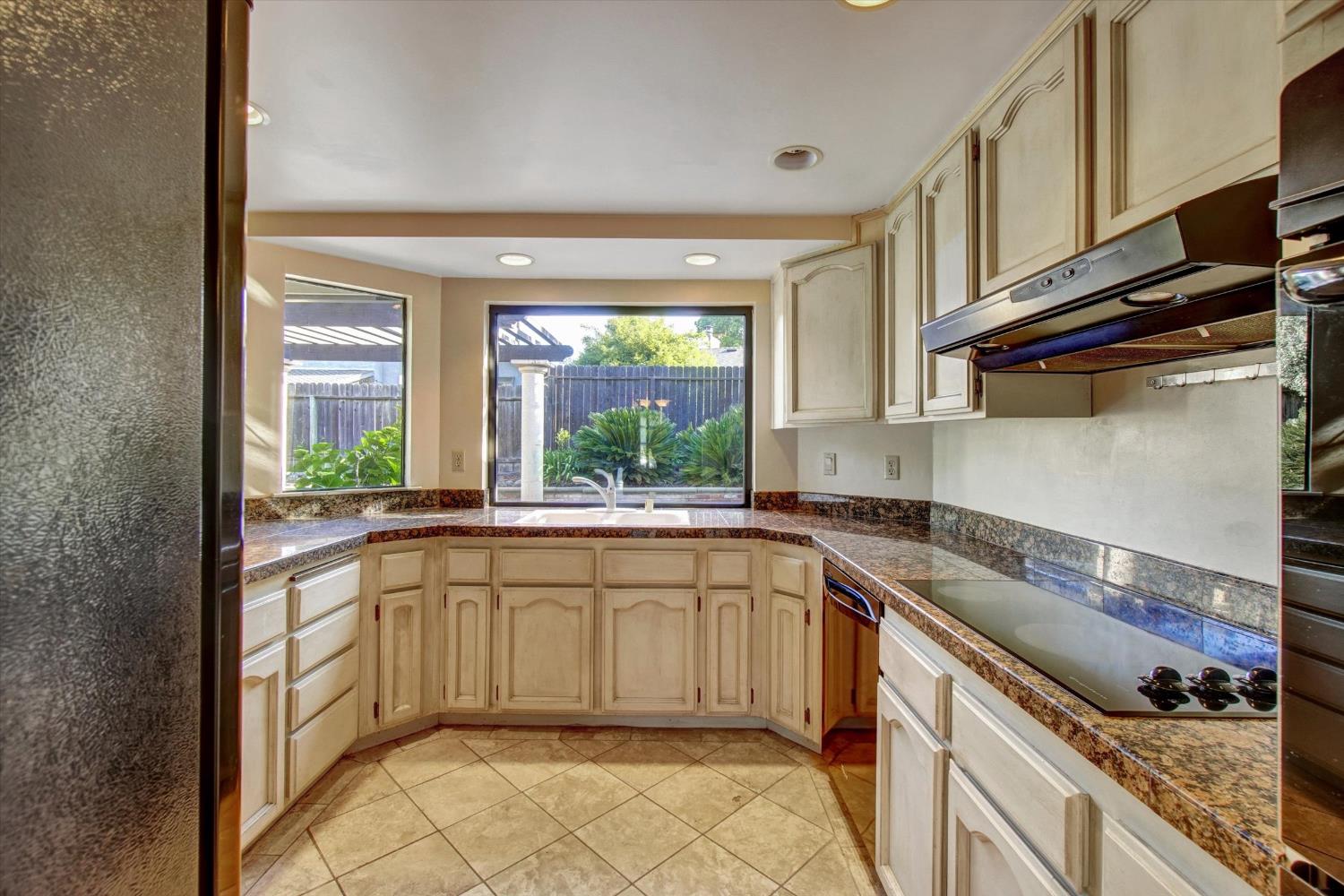 Detail Gallery Image 15 of 49 For 11161 Utopia River Ct, Rancho Cordova,  CA 95670 - 3 Beds | 2 Baths