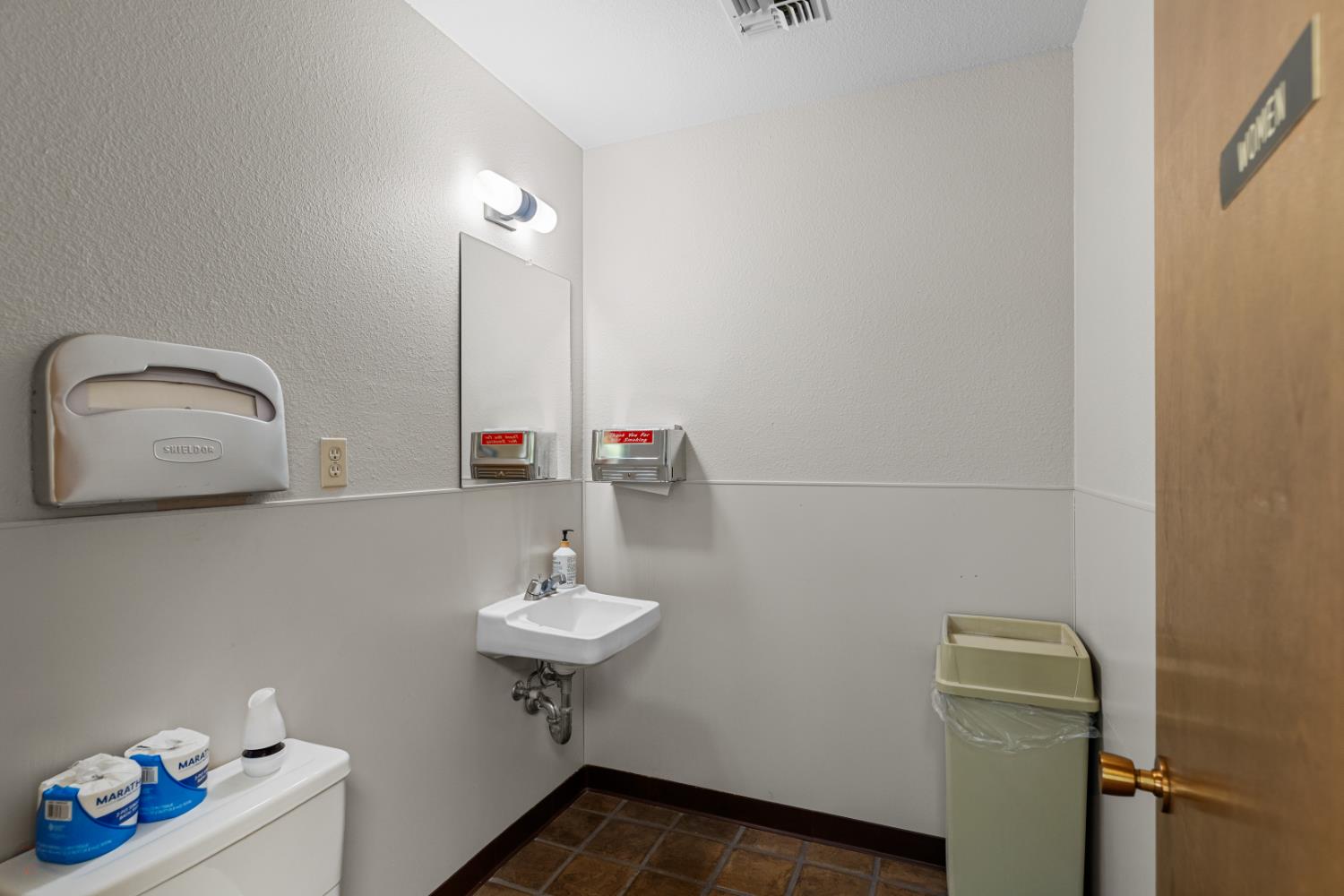 Detail Gallery Image 27 of 33 For 420 W Pine St, Lodi,  CA 95240 - – Beds | – Baths