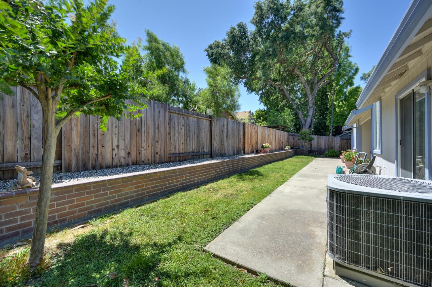 Detail Gallery Image 39 of 42 For 7827 River Estates Dr, Sacramento,  CA 95831 - 3 Beds | 2 Baths