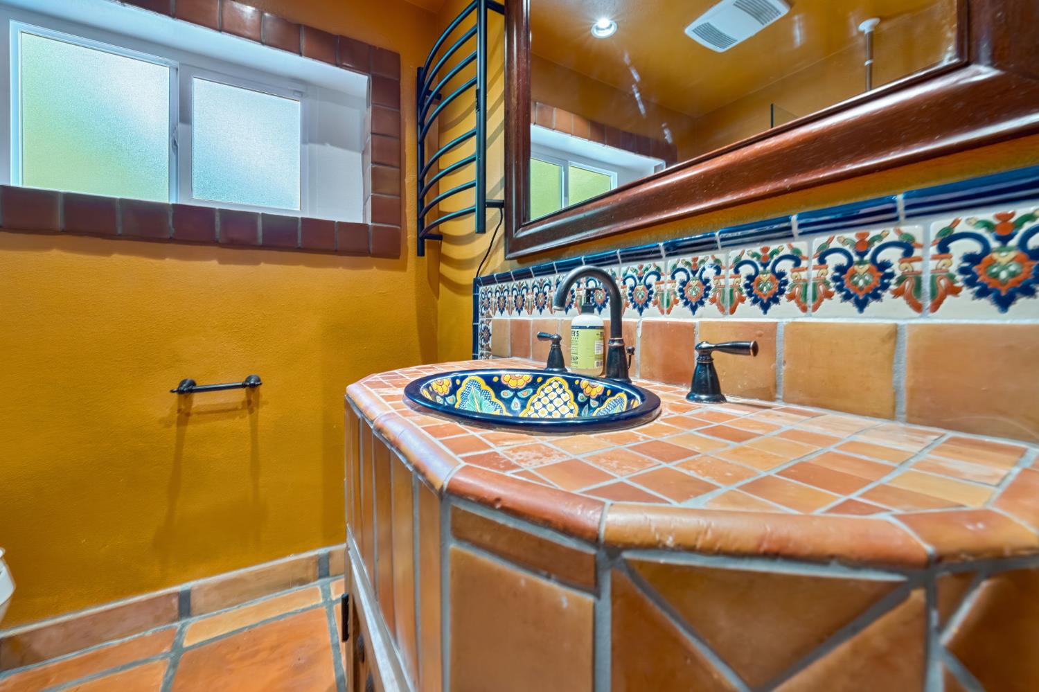 Detail Gallery Image 17 of 32 For 1660 La Playa Way, Sacramento,  CA 95864 - 3 Beds | 1 Baths