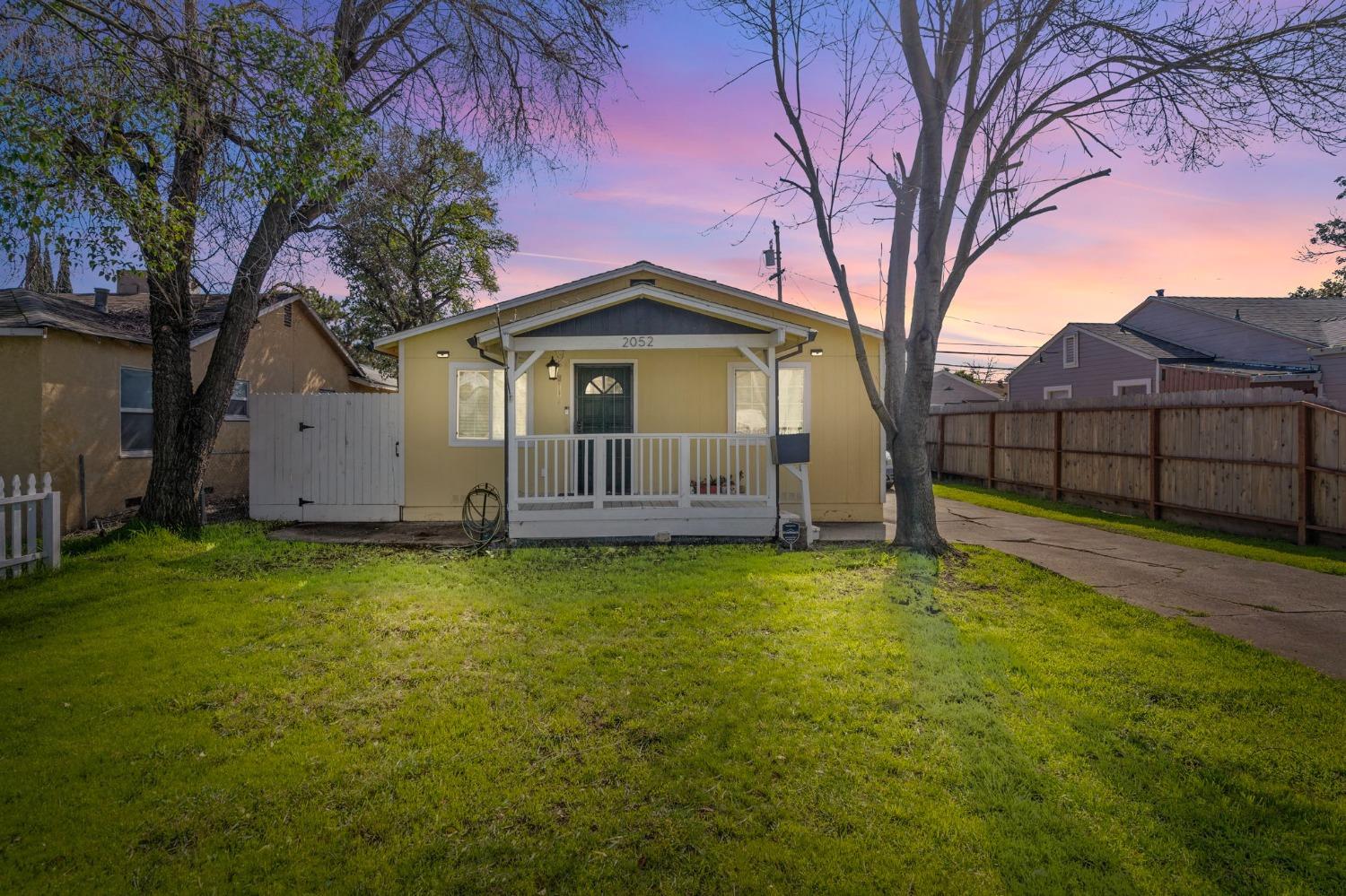 Detail Gallery Image 31 of 31 For 2052 Elmwood Ave, Stockton,  CA 95204 - 2 Beds | 1 Baths