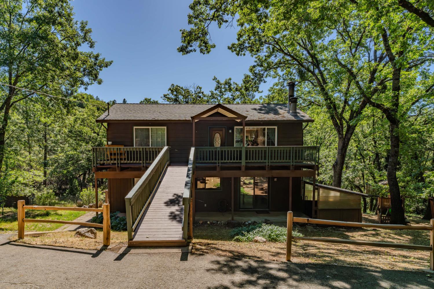 Detail Gallery Image 3 of 73 For 17640 Tannery Ln, Pine Grove,  CA 95665 - 3 Beds | 2 Baths
