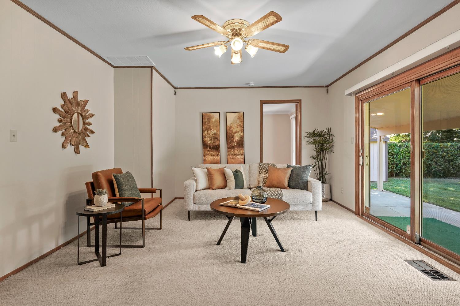 Detail Gallery Image 17 of 39 For 6400 Scenic Oak Ct, Carmichael,  CA 95608 - 4 Beds | 2/1 Baths
