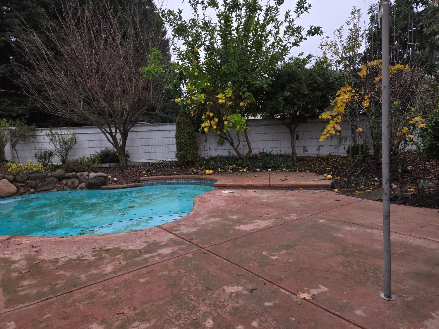 Detail Gallery Image 45 of 49 For 3634 Whispering Creek Cir, Stockton,  CA 95219 - 3 Beds | 2/1 Baths