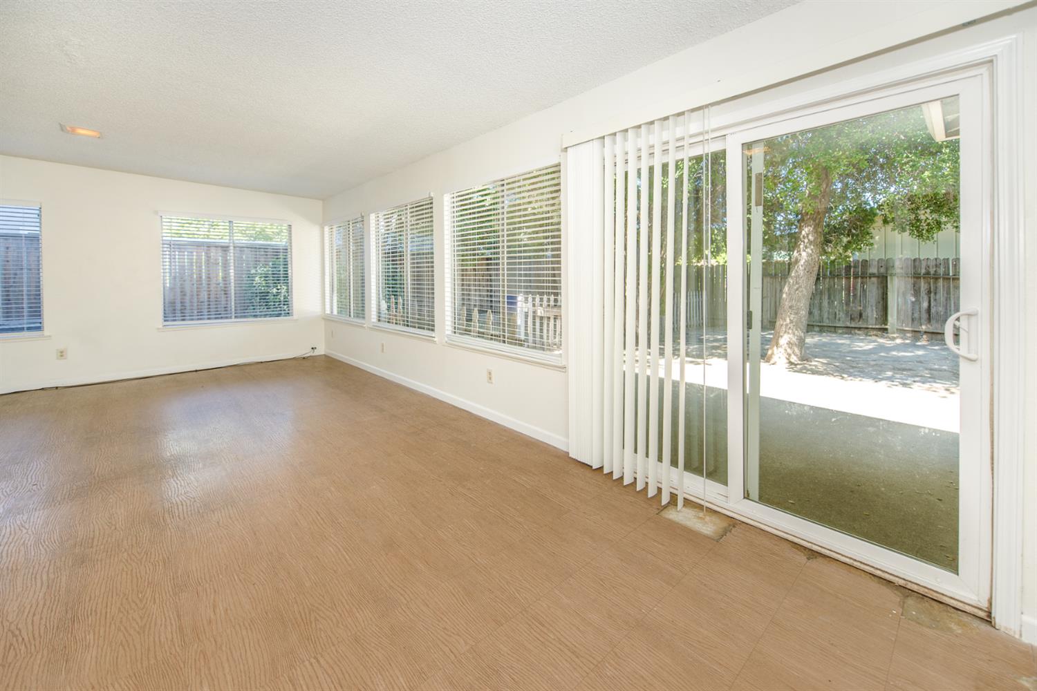 Detail Gallery Image 30 of 62 For 744 Cleveland, Woodland,  CA 95695 - 3 Beds | 2/1 Baths