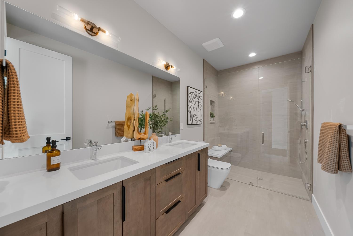 Detail Gallery Image 19 of 39 For 1700 Ridgeview Cir, Auburn,  CA 95603 - 4 Beds | 3/1 Baths