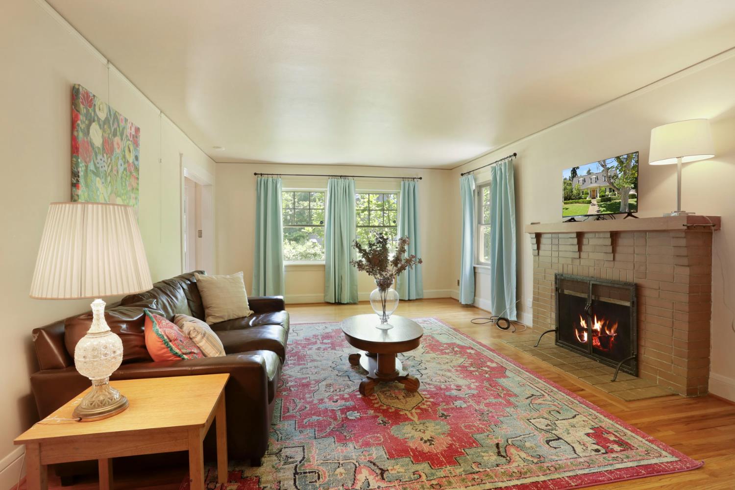 Detail Gallery Image 10 of 51 For 105 W Euclid Ave, Stockton,  CA 95204 - 4 Beds | 2 Baths