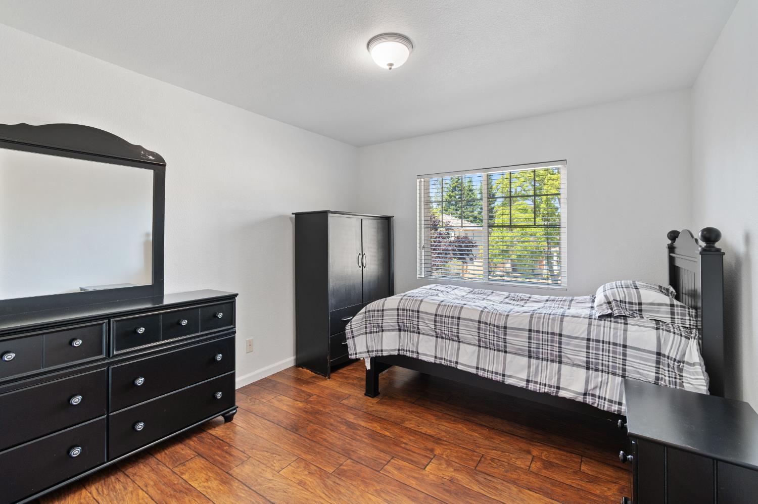 Detail Gallery Image 33 of 42 For 1045 Callander Way, Folsom,  CA 95630 - 4 Beds | 2/1 Baths