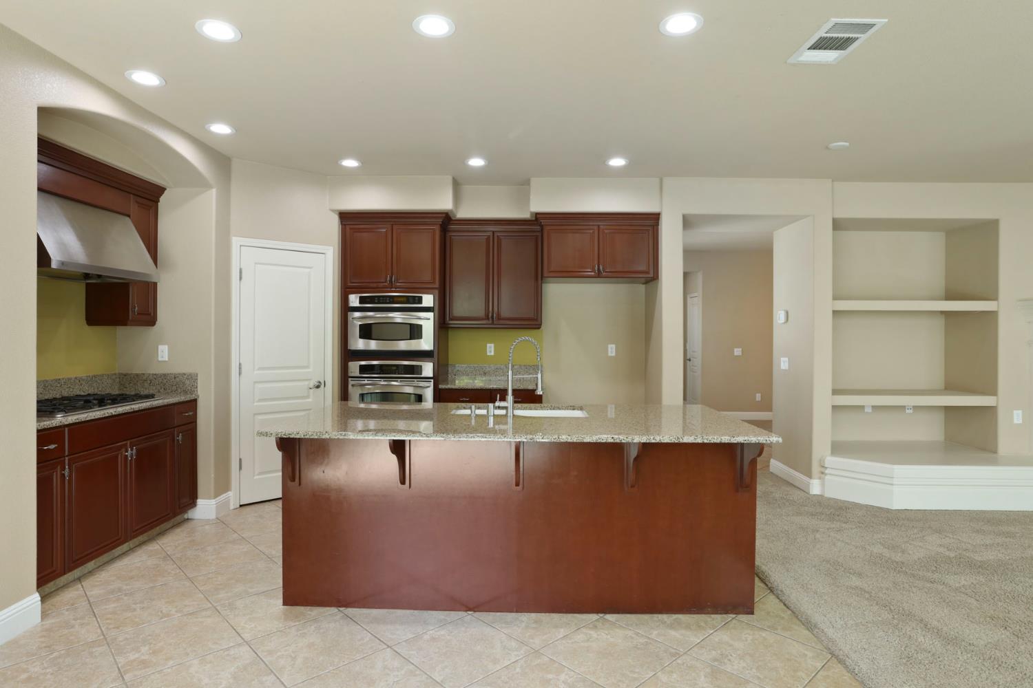 Detail Gallery Image 18 of 68 For 10305 Bridgeview Ln, Stockton,  CA 95219 - 5 Beds | 3 Baths