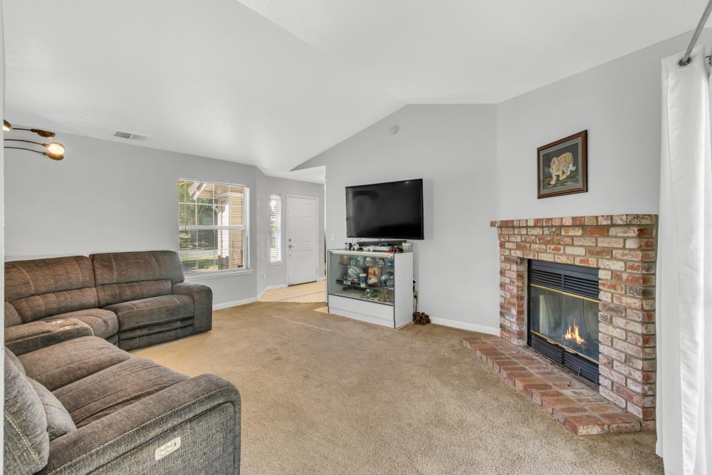 Detail Gallery Image 10 of 33 For 7926 Eagle Peak Way, Antelope,  CA 95843 - 3 Beds | 2 Baths