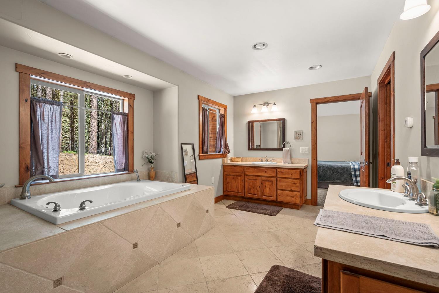 Detail Gallery Image 14 of 36 For 75 Pine Knoll Ct, Portola,  CA 96122 - 2 Beds | 2 Baths