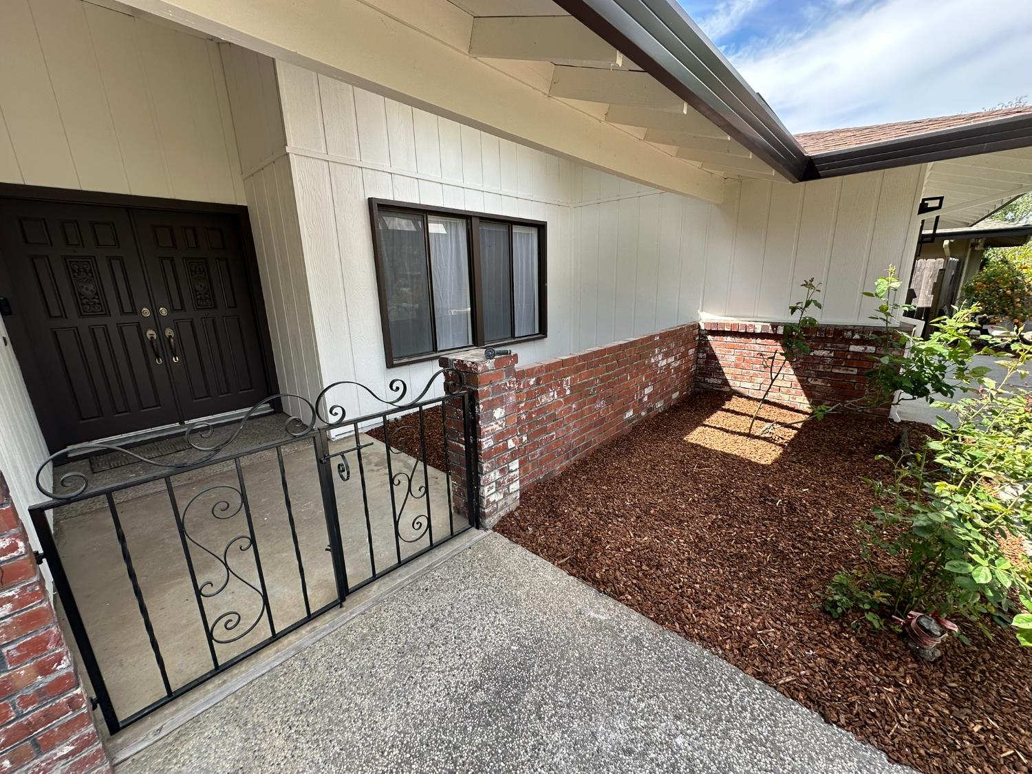Detail Gallery Image 2 of 28 For 4408 San Ramon Dr, Davis,  CA 95618 - 4 Beds | 2/1 Baths