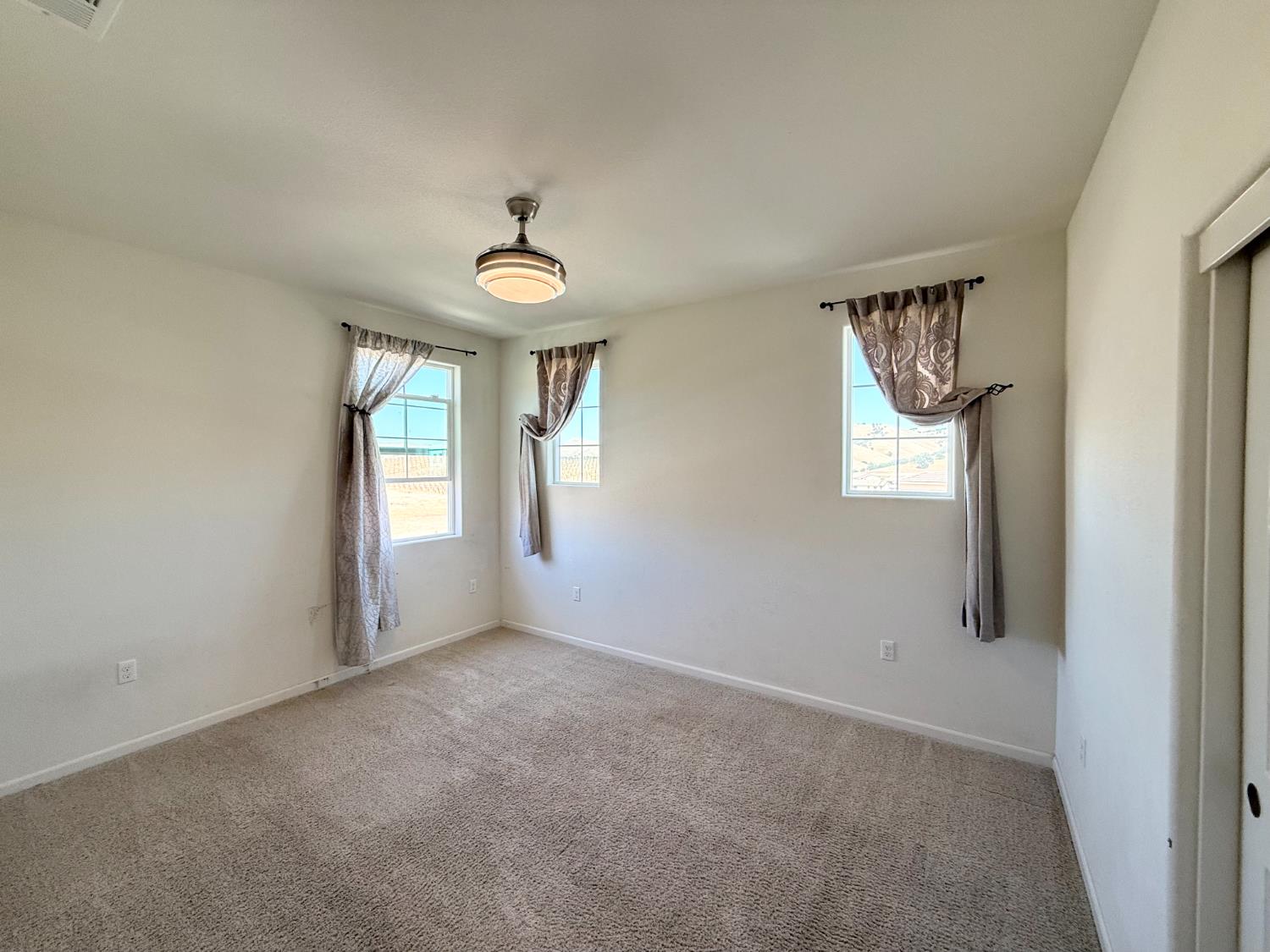 Detail Gallery Image 35 of 47 For 21161 Cabernet Dr, Patterson,  CA 95363 - 5 Beds | 3 Baths