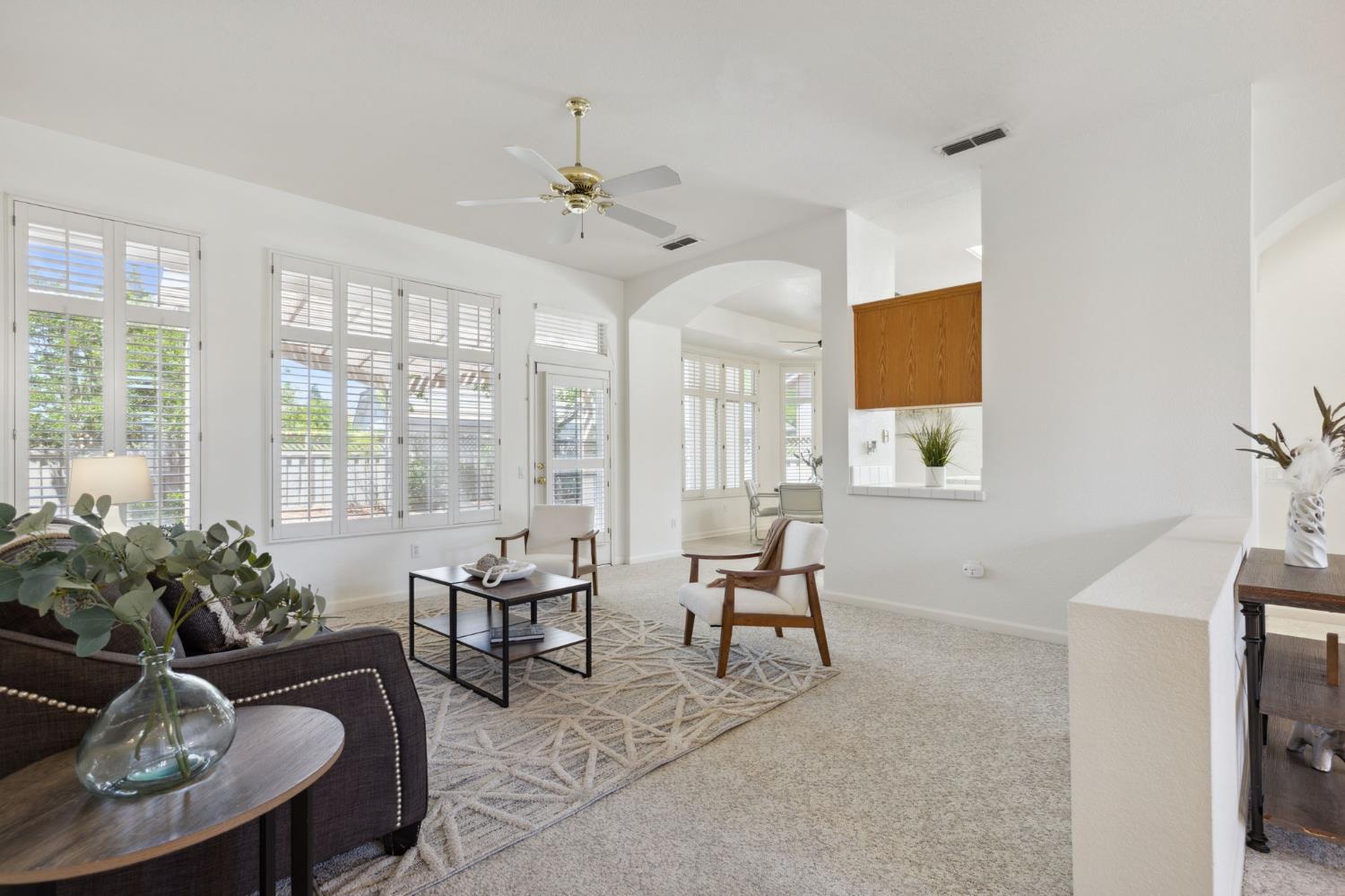 Detail Gallery Image 4 of 38 For 5237 Sugar Pine Loop, Roseville,  CA 95747 - 2 Beds | 2 Baths