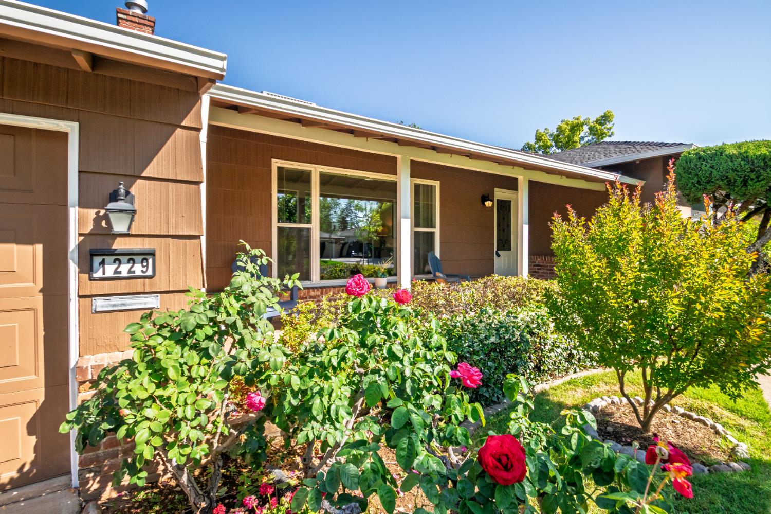 Detail Gallery Image 2 of 36 For 1229 Fitch Way, Sacramento,  CA 95864 - 3 Beds | 2 Baths